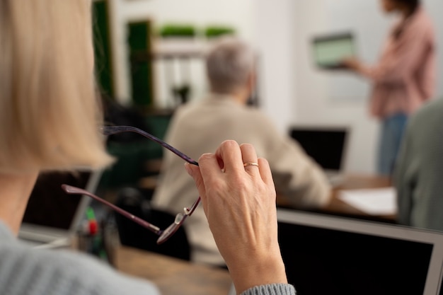 乒乓球桌子安装教程